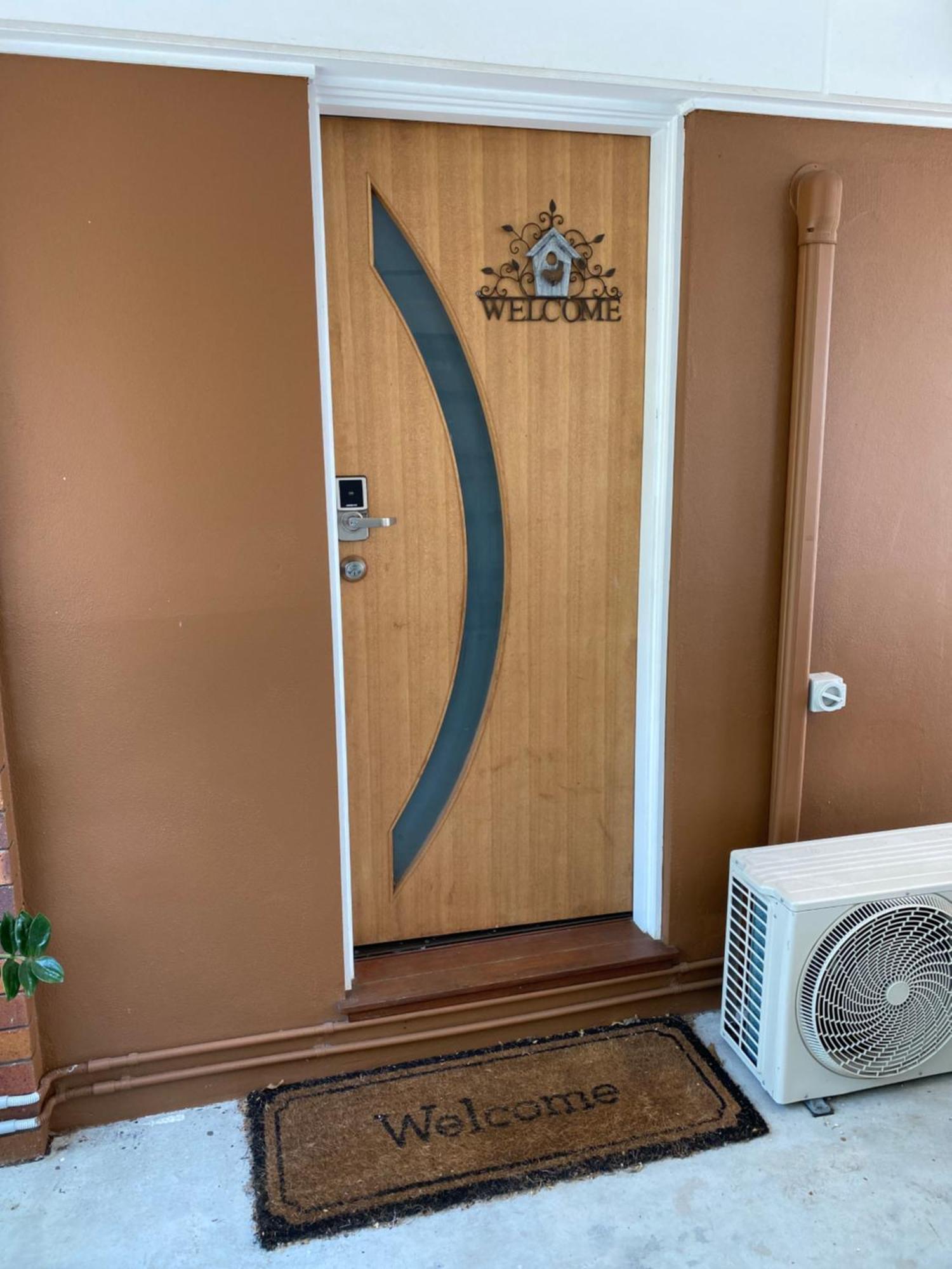 2Bd Family Or Couple Guesthouse Upstairs Near Turf Club, Hota In Bundall Gold Coast Exterior photo